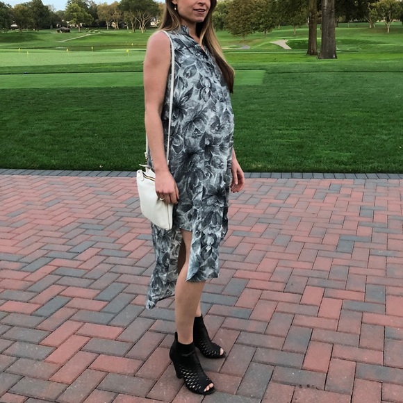 Black and white floral maternity/nursing dress - Picture 3 of 3